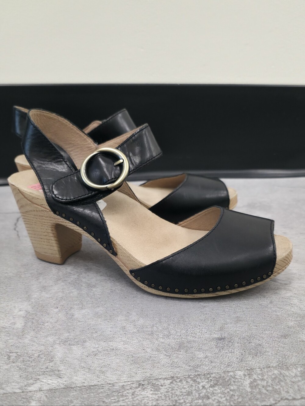 DANSKO Tamra Ankle Strap Peep Toe Sandal, 9 (40)